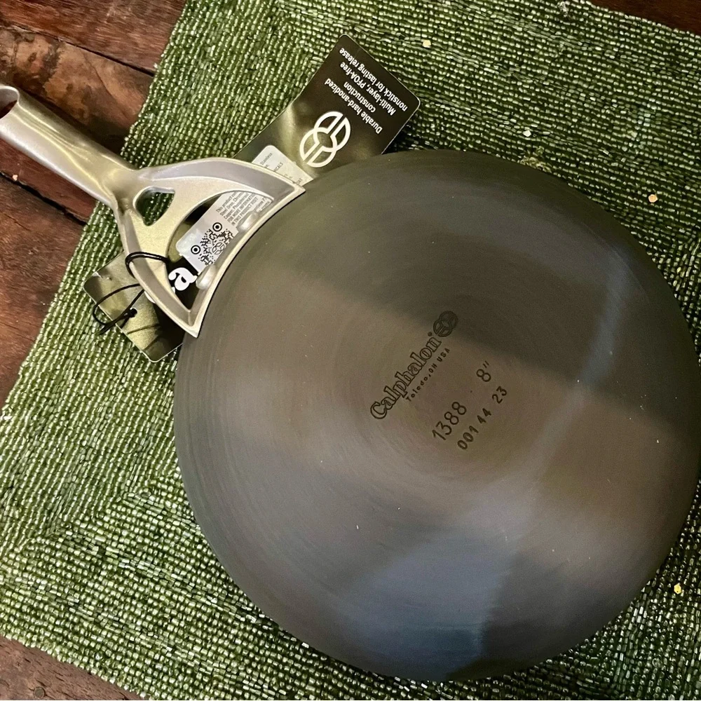 Williams Sonoma Calphalon Black Nonstick Fry Pan. NWT